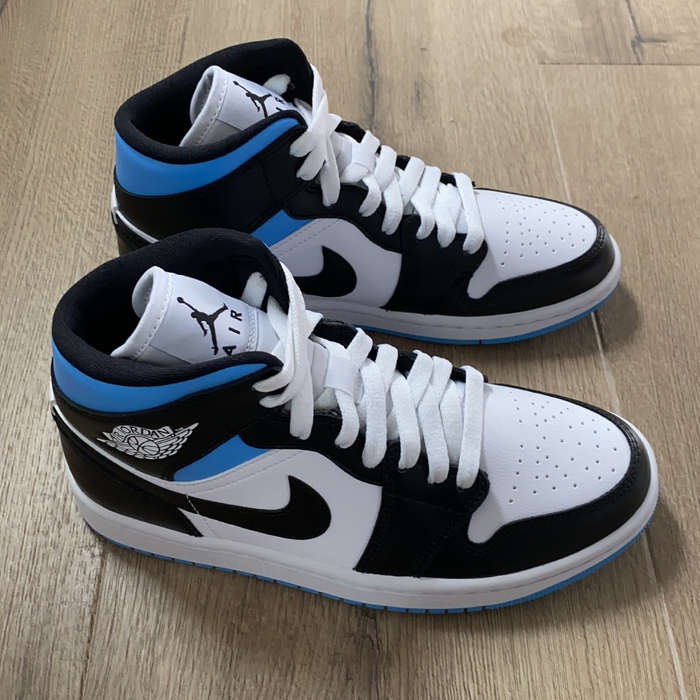 NIB/NWT Air Jordan 1 Mid University Blue/Black
